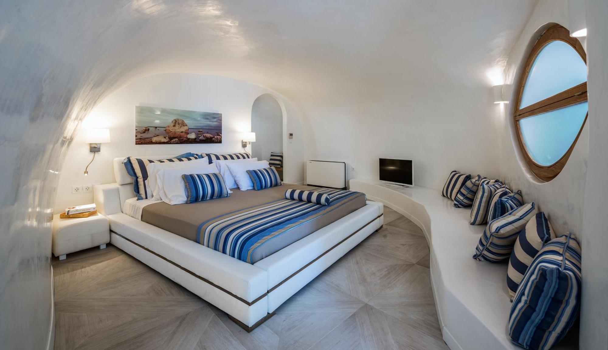 Elite Luxury Suites Oia  Room photo